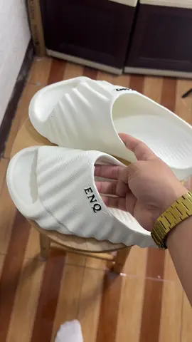 ang ganda ni guys saktong sakto sa lapad ng paa ko #slippers #slides #slippersformen #slippersforwomen #comfyslippers 