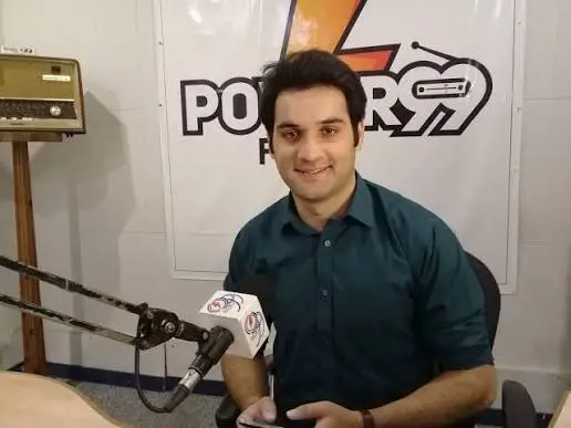 آزاد کشمیر سے تعلق رکھنے والےصحافی سہراب برکت کی اسلام آباد ایئرپورٹ سے گرفتاری کی پرذور مذمت کرتے ہیں صحافی سہراب برکت کو پاکستانی تحقیقاتی ایجنسی نے اس وقت ایئرپورٹ پر روک کر گرفتار کر لیا جب وہ ایک عالمی  کانفرنس میں شرکت کے لیے بیرونِ ملک روانہ ہو رہے تھے۔ یہی وہ بے باک صحافی ہیں جنہوں نے کشمیریوں کے احتجاج کو اپنے چینلز اور عالمی میڈیا میں اجاگر کرنے میں اہم کردار ادا کیا #admin #RightsmovmentAjk