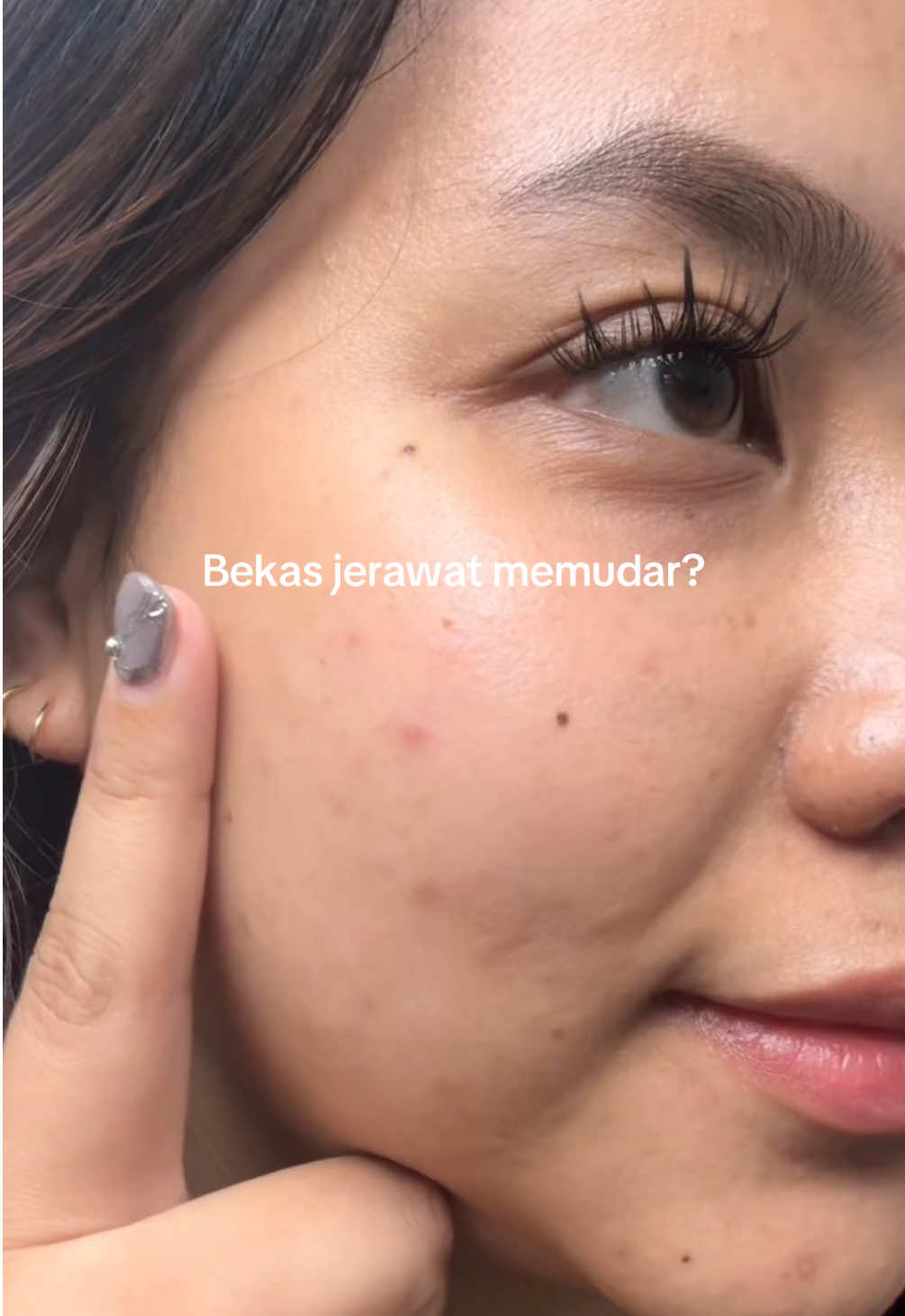 Vitamin C 7% + Alpha Arbutin 2% di satu serum? Bisa dong! Yuk cek keranjang kuning🛒✨ #HAUMSkincare #Fyp #Rekomendasiskincare #Vitaminc #Alphaarbutin 