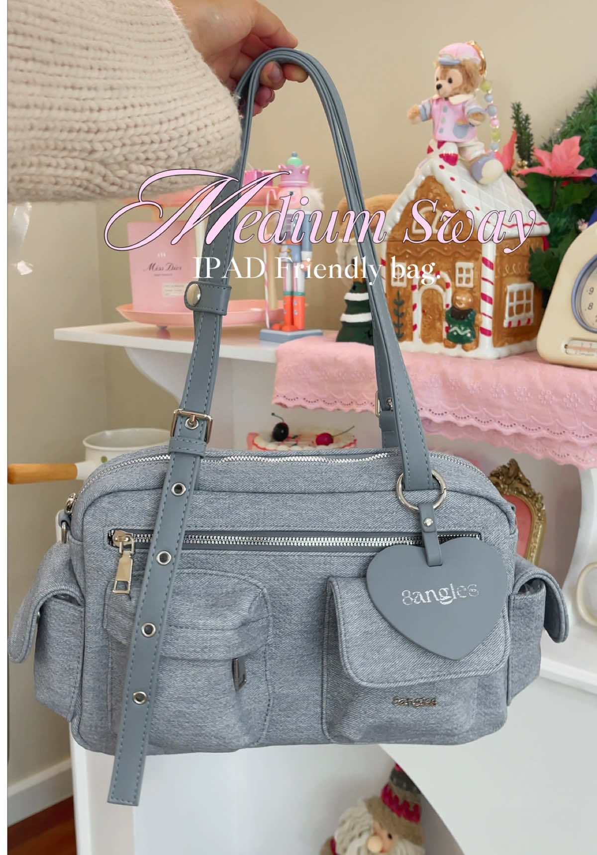 Medium Sway 🎧✨ 13 นิ้วว ใส่ IPAD ได้สบายย~ 💖 มีสายยาว Crossbody ให้ด้วยน้าพี่สาว 💗✨ #8anglesshop #8angles #mediumsway8angles #กระเป๋า 