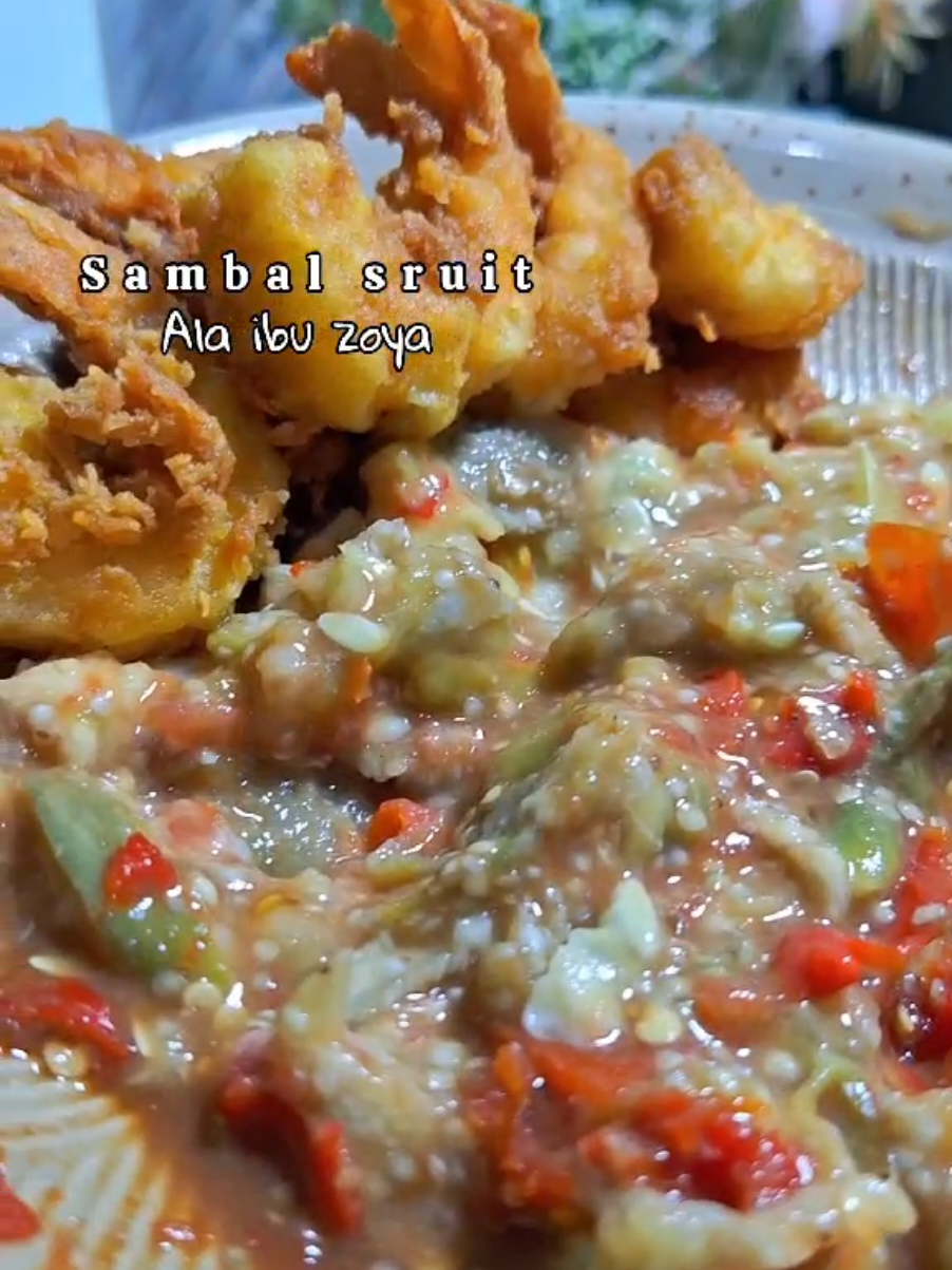 Guys, minimal sekali seumur hidup nyobain sambal seruit khas lampung, kalo bahan sih emang ga sama persis tp kira kira begini la, yg penting jngn skip tempoyak.  Yuk bikin juga!  #sambalseruit #sambalkhaslampung #sambaltempoyak #menurumahan #fyp 