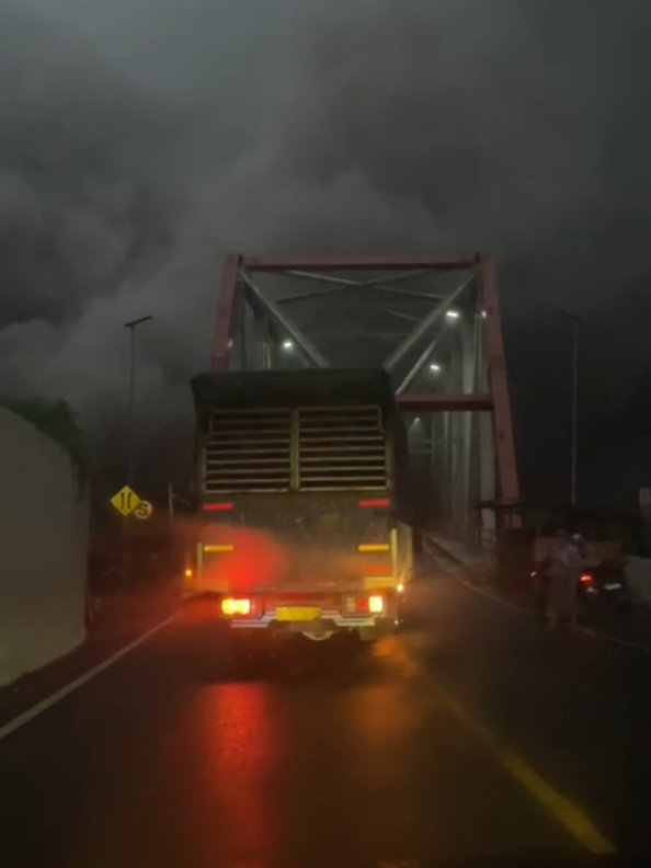 kejadian yg sangat menakutkan, panik dan takut #erupsisemeru #menegangkan #fypforyou #lumajang 