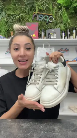 Curățare profesională, igienizare și rezultate impecabile. Vă așteptăm la locație în Cosmopolis! Programări: 0758 153 053 #for #foryoupage❤️❤️ @Clean Shoes @Norel 