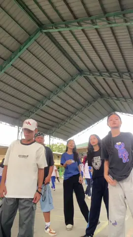 muntik na mag sabay  @papiRAY @Amats @itsnotvineee @Blanchiee  #fypp #dancer #dance #fyp #dancechallenge 