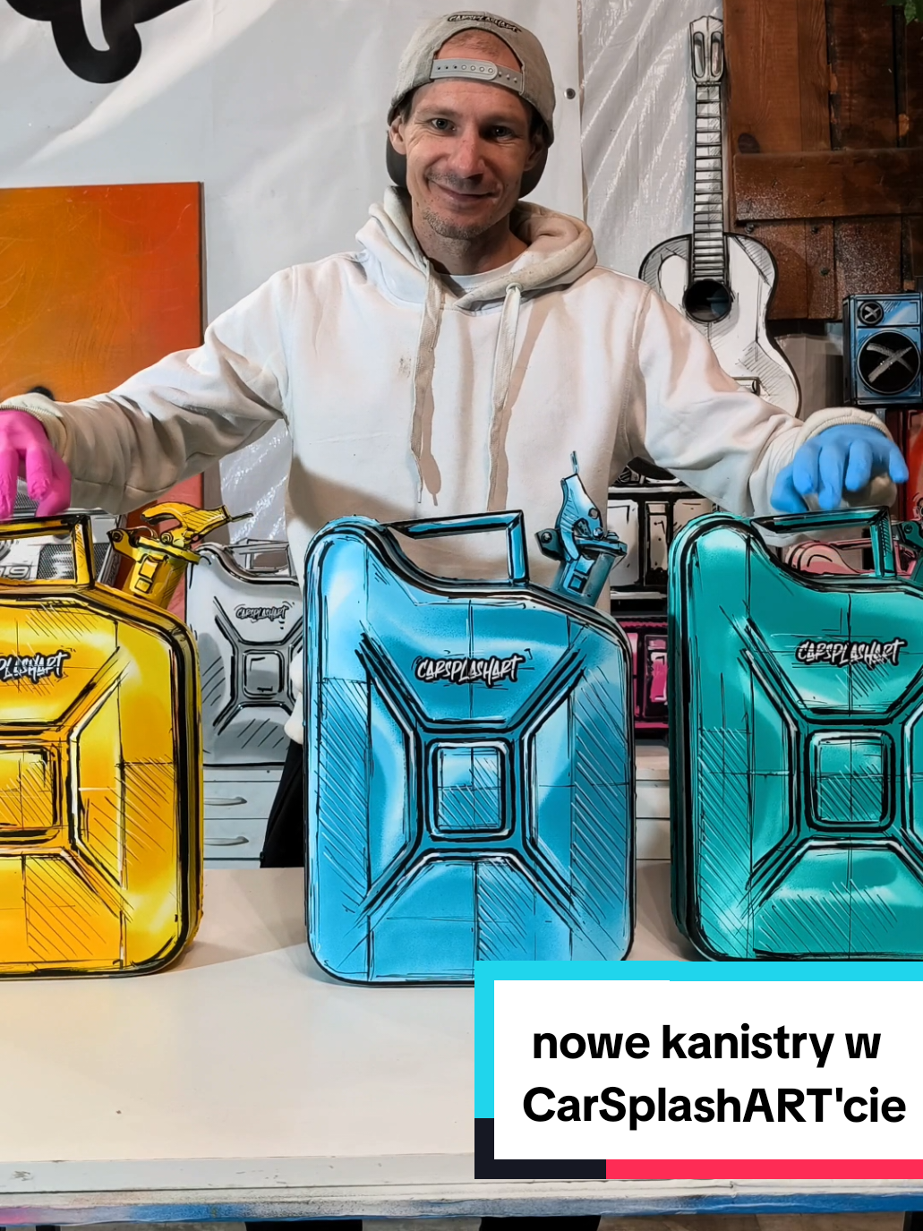 Elóweczka Żbiki, jakieś pomysły na nowe kolory dla CarSplashART'owych kanistrów? właśnie wjechało kilka świeżych na moją strone ( link w bio ), a w przyszłym tygodniu jest w planach zrobienie kolejnych modeli, mam nadzieję, ze Wam się spodobają. Ogólnie tygodnie przed świętami, sa mega pracowite, ale dzięki temu pojawi sie sporo nowości do końca roku :) także działam codziennie na absolutnie wysokich obrotach.  Jesteśmy in touch Mordki, pozdróweczki. #cartoonme #cartoon #sketch #carpaint #sketchingart 