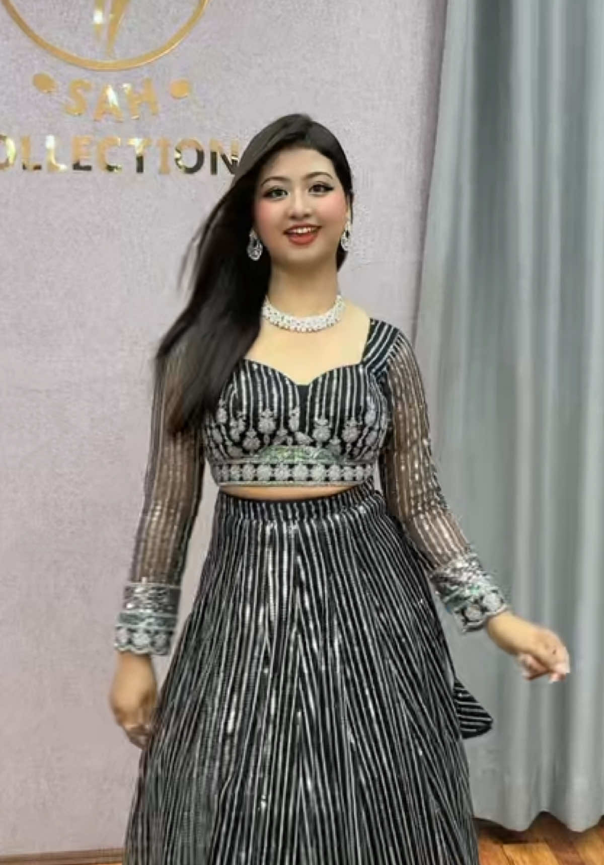 Party wear Lehenga at very affordable price only 15k #foryoupage #sahcollection #radheyradhey🦚🙏❤️ 