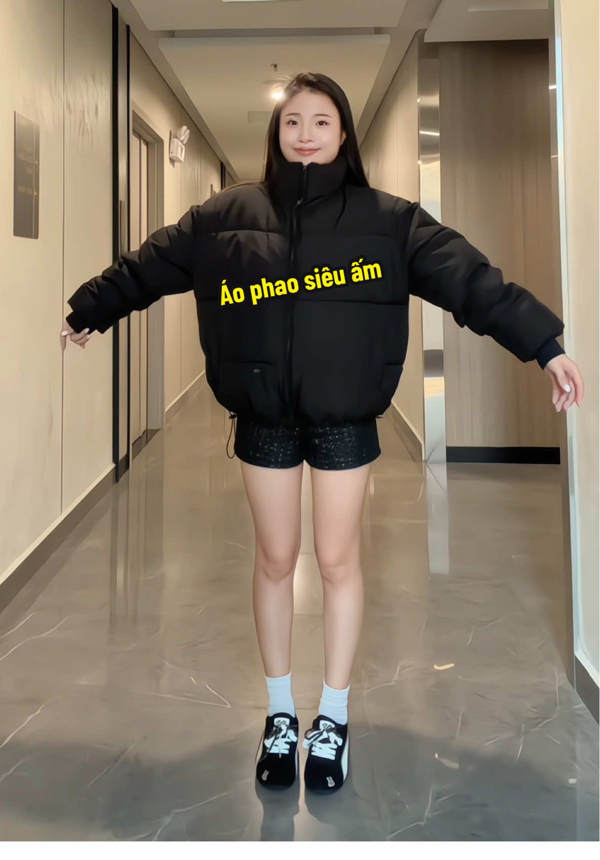 E áo phao siêu ấm cho các mom đi làm trời rét vô tư lun nhaaa, sắm cho chồng 2 năm rùii mà áo vẫn cực kì chất lượng lun #aophao #aophaonam #aophaonu #mommycoca #aoret 