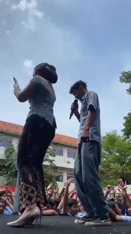 gayeng mbak @Niken Salindry Reall #fyp #foryoupage #senimanindonesia #berandatiktok#smkpembnasboys🦈