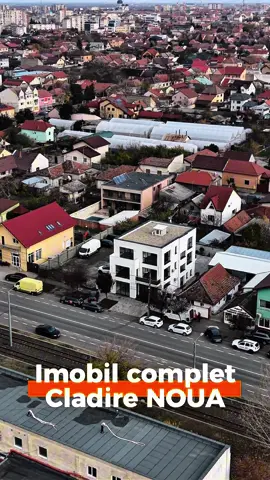 🏢 Clădire nouă P+2 în Parneava – Arad Preț: 753.000 € | Comision 0 Dacă vrei un sediu reprezentativ sau un proiect sigur pentru investiție, această proprietate îți oferă exact ce cauți. Construită în 2025, clădirea este stand-alone, cu vizibilitate excelentă și posibilități flexibile de utilizare: showroom, reprezentanță, birouri sau spațiu pentru echipă. ✨ Ce primești: • Parter ideal pentru showroom, recepție sau vânzări (vitrină largă spre stradă) • Două etaje complet finisate pentru birouri sau apartamente • 367 mp utili, 5 grupuri sanitare, înălțime 3 m • 6 locuri de parcare, acces persoane cu dizabilități • Toate utilitățile + sistem de alarmă • Acces rapid spre A1 și arterele principale Perfect pentru antreprenori, companii regionale sau investitori care vor un activ premium într-o zonă în plină dezvoltare. 📞 Pentru detalii și vizionare: 0757 662 907 – Andrei Caracioni, Acasa Arad #acasaarad #arad #imobiliarearad #imobiliare #realestate    @ACASA Arad Agentie imobiliara 