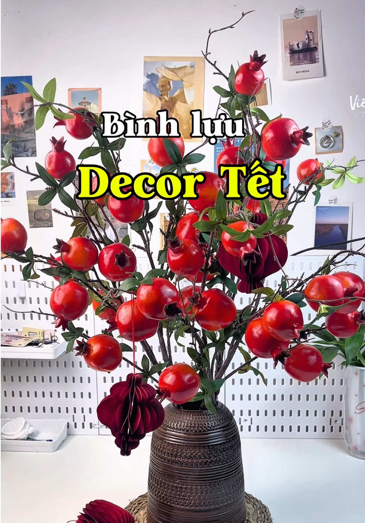 Cùng mình cắm bình lựu decor Tết các bạn nha #viên #canhluu #canhluuphuquy #decortet #trangtritet 