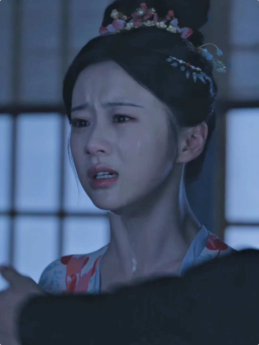 Dia kehilangan orang-orang yang dicinyainya dan tidak bisa memaafkan suaminya kerana hanya diam saja dan tidak melakukan apa-apa #cdrama #youthfulglory #baoshangen #songweilong #TikTokTainment #BahasDrama 