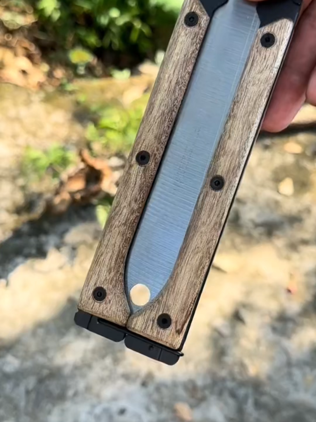 🚨 ¡DEJA DE BATALLAR CON SIERRAS QUE NO CORTAN! 🚨 Haz cortes PERFECTOS en madera, ramas y plástico con esta potente sierra plegable. 🪚✨ ✅ Compacta, segura y muy fácil de usar. ✅ Hoja ultra resistente para cortes suaves sin astillas. ✅ Ideal para jardín, camping y carpintería. 📦 Envío GRATIS a toda Colombia 💰 Pagas al recibir ¡POCAS UNIDADES DISPONIBLES, PÍDELA AHORA! #sierra #herramientas #carpinteria #madera #lasmegaofertas