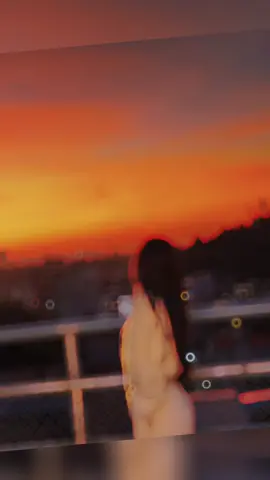 🥀 “Đừng đợi có lý do mới hạnh phúc, hãy sống để chính mình là lý do.”