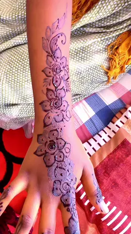 Beautiful henna design #soomaalitiktok🇸🇴😻😇💖😻🇸🇴 #teambisharohennadesign #fyp 