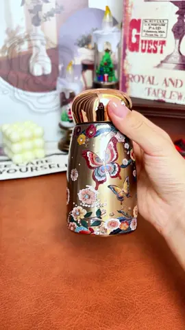 Ever since I started using this cup, I’ve been drinking so much more water! It’s super convenient to take with me — it fits easily in my pocket or bag when going out!#tiktokshop #fouryou #fyp 