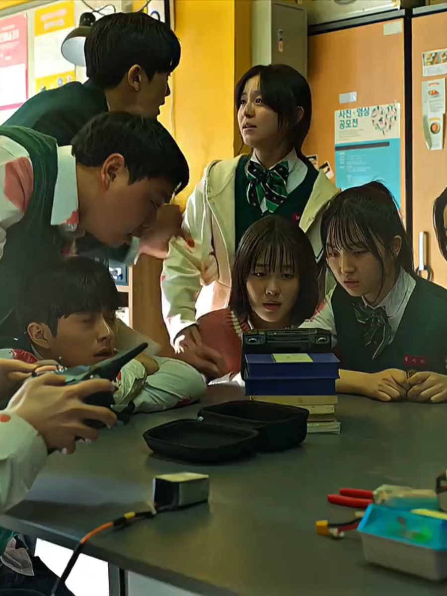 jelus nih ye - #namra #choyihyun #allofusaredead #kdrama #cloversq  ib @ayieekv  Sc taede scp