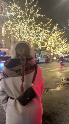 Paris Christmas vibe ✨ can’t wait to see the 2025 Galeries Lafayette Christmas tree 🎄 #parisvibes #paristravel #paristiktok #paristok #creatorsearchinsights 