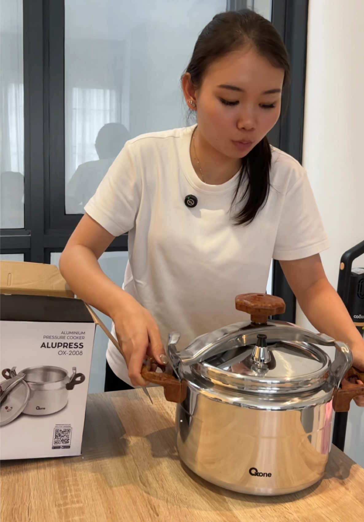 Kesenengan punya panci presto karna masak daging jadi cepeet empuk! Dulu pengen banget beliin mama tp muahal ya berjutjut. Tp skrang di Tiktok Shop dri oxone official murce bingit. Di mall sepromo2nya ga pernah harga segini 👌 #pancipresto #presto 