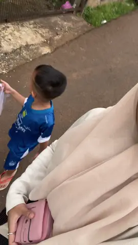 With the first nephew🧏🏻‍♀️👶