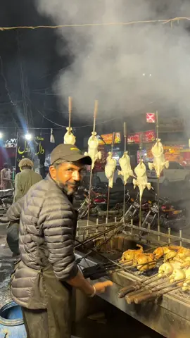 Murgi k sath zulm 😮  Murgi kya janay uss k sath kya hoga 😔 #food #review #viral #minivlog #tiktok 