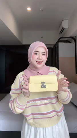 banyak banget yang minta spill tas konenggg inii✨💛 #taswanita #tasmini #tasselempang #tasselempangwanita #jimshoney 