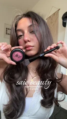 obsessed with this blush🎀🪿 @Saie @Laney @sephora @Cult Beauty  #saiebeauty #saieblush #blushrecommendations #beautyinfluencer #beautycreator 