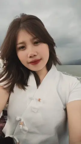 #ချစ်ပါရစေယုံမှာလားလေ 🤍