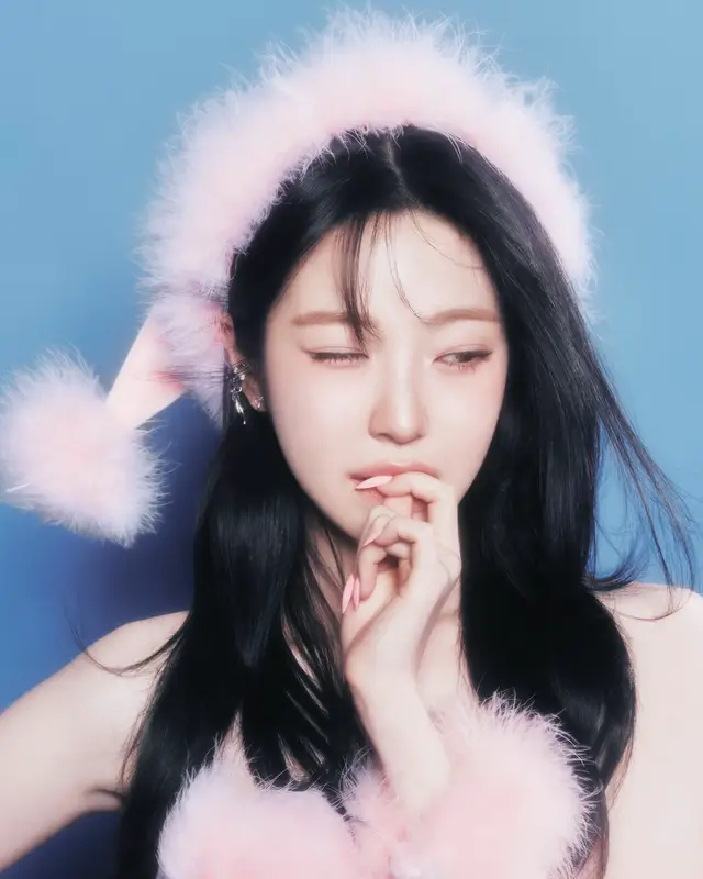 fromis_9 (프로미스나인) Special Digital Single [하얀 그리움] 2025.12.02 6PM (KST)  🎄 Pastel Santa #백지헌 #BAEKJIHEON #fromis_9 #프로미스나인 #하얀그리움