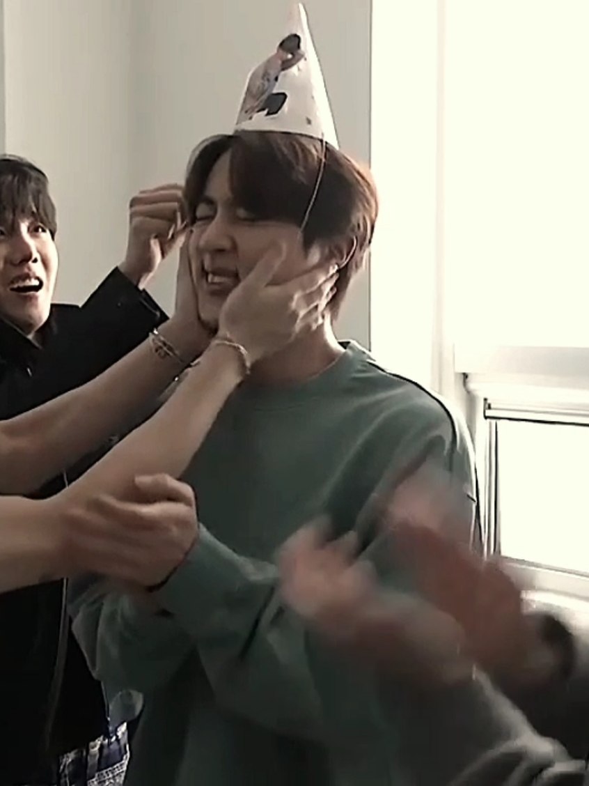 Happy Birthday my love 🫶🏻🥺#seokjin #jinday #coming #happybirthday #jin 