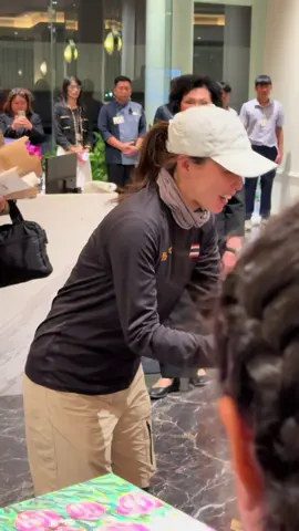 เป็นพระมหากรุณาที่คุณมากที่ได้ใกล้ชิดพระราชินีขนาดนี้ #พระราชินีสุทิดา 🇹🇭❤️🧡