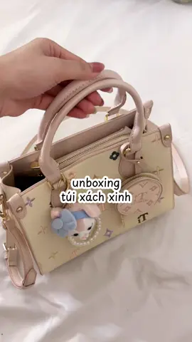 túi xách thêu xinh kèm charm xinhh 🫶🏻💘✨🎀🪐 #tuixach #tuixachnu #tuixinh #tuixachdep #tuideocheo 