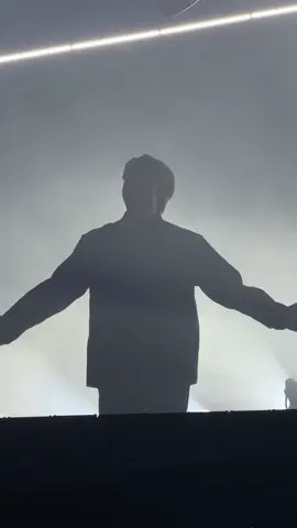 that off mic scream🥵 @Bad Omens #badomens #badomensofficial #badomenslondon 