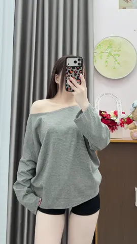 Áo lệch vai dài tay chất thun tăm thỏ mềm mịn #aotrevai #aolechvai #aokieu #thoitrangnu #xuhuong 