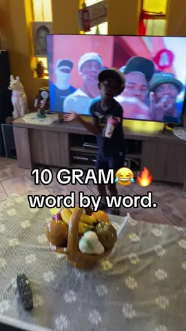 lapho i didn’t even know this song until he requested it .😂😂 #fyp #tiktok #tiktoksouthafrica #khensanigubayiii #lekompo 