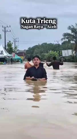 banjir di Nagan Raya smoga klurga kita di sana dilindungi Allah SWT,, dan slalu di beri ksbran aminnn...fyppp...
