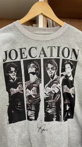 Vintage vibes, cozy fit - made for real fans! 🔥 #vintagesweatshirt #hotdads #jonasbrothers #jonasbrothersconcert #y2kstyle #2000snostalgia #unisex #retrostreetwear #jonasfans #concertmerch 