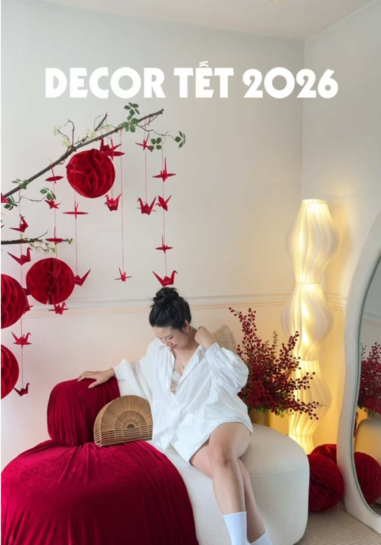 Giờ mỗi tuần decor 1 kiểu nằm chờ Tết tới là vừa 🤣 #mebimmedecor #trangtrinhacua #decortet #trangtritet 