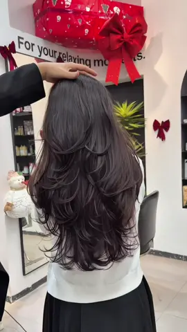 Gần mực thì đen, gần Noel thì lại có tóc đẹp! #AvanTHairStudio #layerbung #uốntóc #Duongthang 