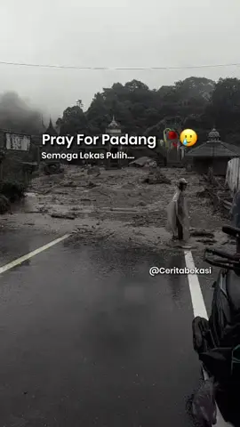[ BERITA NASIONAL ] 27/11/25 Kamis, Kondisi Kota Padang Terkini Pemprov Sumbar ( Sumatera Barat ) menetapkan status tanggap darurat 14 hari akibat banjir dan longsor yang melanda 13 daerah, termasuk Padang, Pariaman, Tanah Datar, Agam, dan Pesisir Selatan. Tiga orang dilaporkan meninggal dalam banjir bandang di Koto Tangah, Kota Padang, menurut Kabid Kedaruratan dan Logistik BPBD Padang, Al Bana. Bulan ini Lagi banyak banget Bencana sedih🥲 Semoga Semua tempat yang terdampak Lekas pulih kembali #kotapadang #sumaterabarat #padang #banjirbandang  #banjirsumbar 