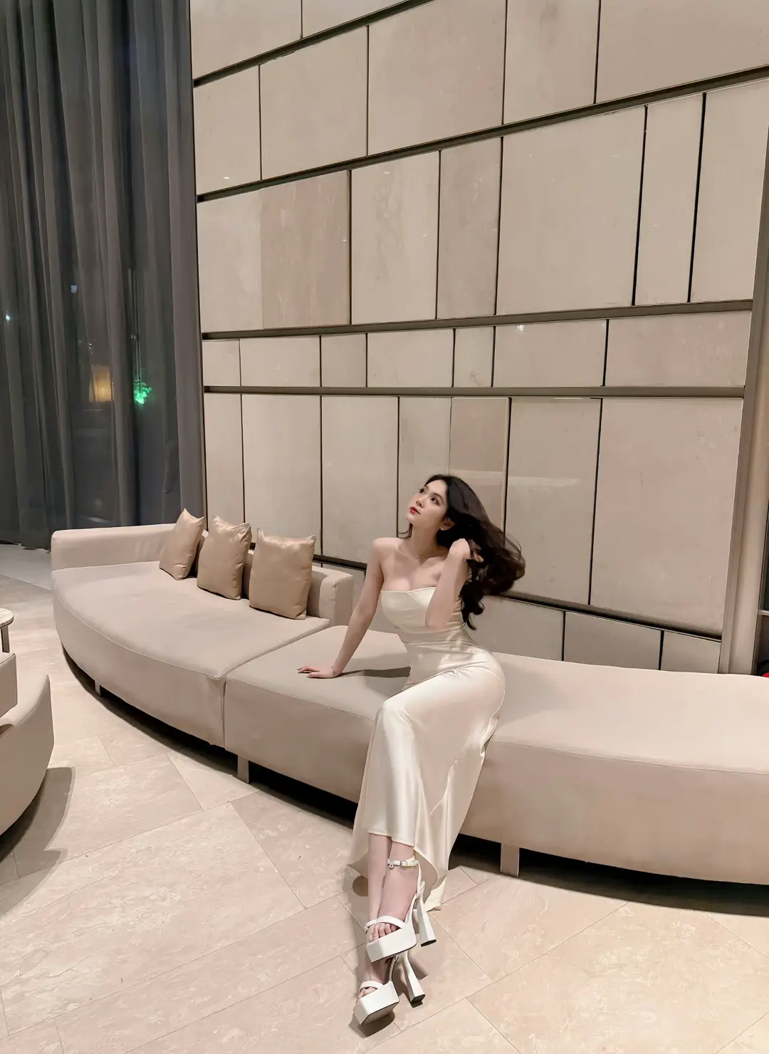 “Em không cần hoàn hảo, chỉ cần đủ dịu dàng để ai nhìn vào cũng muốn nâng niu.”#trantran7978 #viral 