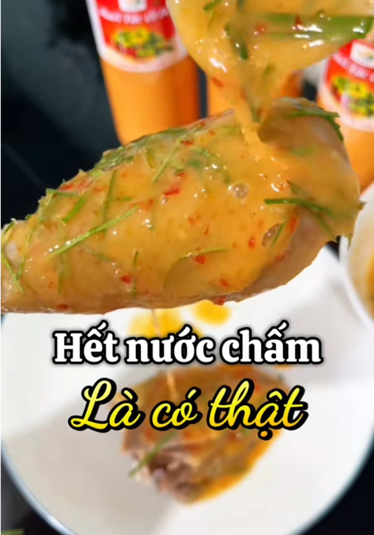 Ôi chấm xốt này vừa ngon vừa tiện các bà ơi . Món gì cũng hợp ý #muoitacotdo #review #anngoncungtiktok #sotchammuoitacotdo #metinmiu 