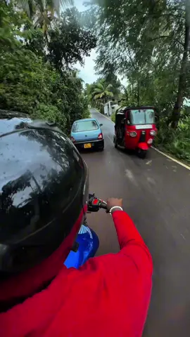 නිල් බතල ඒවා 😂💙 #viralvideo #trending #foryou #foryoupage #bikelife 