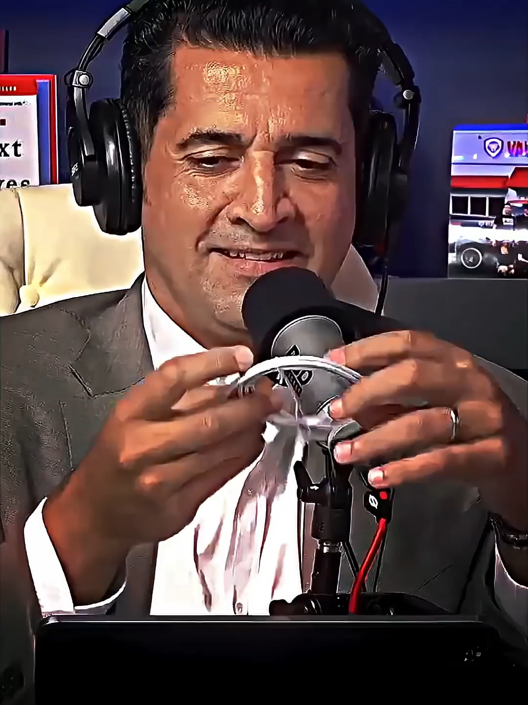 charge my phone #usb #fyp 