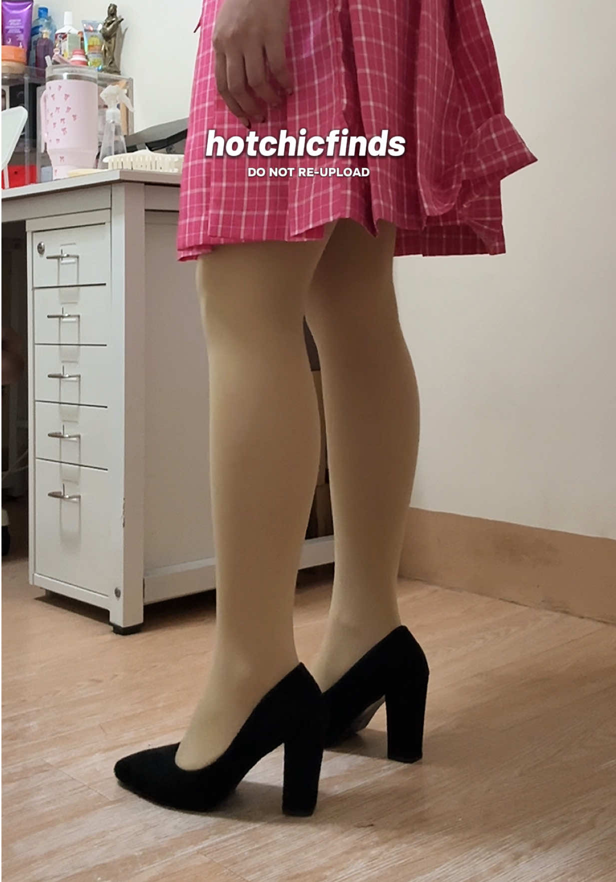 lightweight and comfy heeled black shoes ✨💕 #blackshoes #blackshoeswithheels #blackshoesforwomen #schoolshoes #blackshoesforschool 