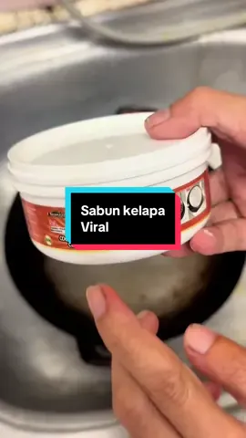 Gonyoh- gonyoh terus kilat lepas ni xder la kuali berkerak kat dapur