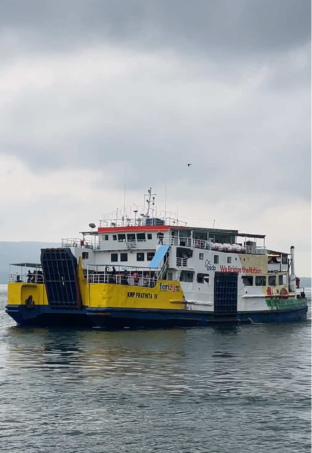 #lagubanyuwangi #selatbali #kmpprathitaiv #asdpindonesiaferry #banyuwangi 