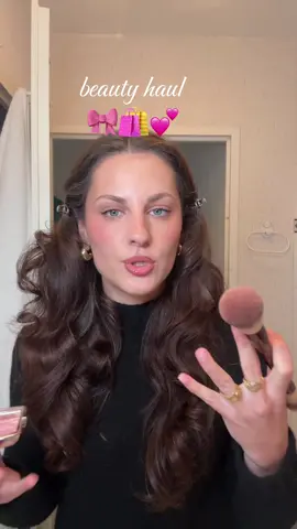 #BeautyReview #haul #makeupreview @maccosmetics @Hourglass Cosmetics 