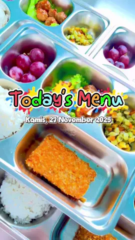 🎥✨ Yuk Intip Cuplikan Proses Produksi dan Pemorsian Menu Hari Ini! Dari Dapur ke Tempat Makan, semua disiapkan dengan penuh ketelitian dan kasih untuk anak-anak 💙🍽️ Setiap porsi = nutrisi, tenaga, dan senyum baru besok pagi 😄 #SPPGTlogorejo #PemorsianHariIni #MakanBergiziGratis