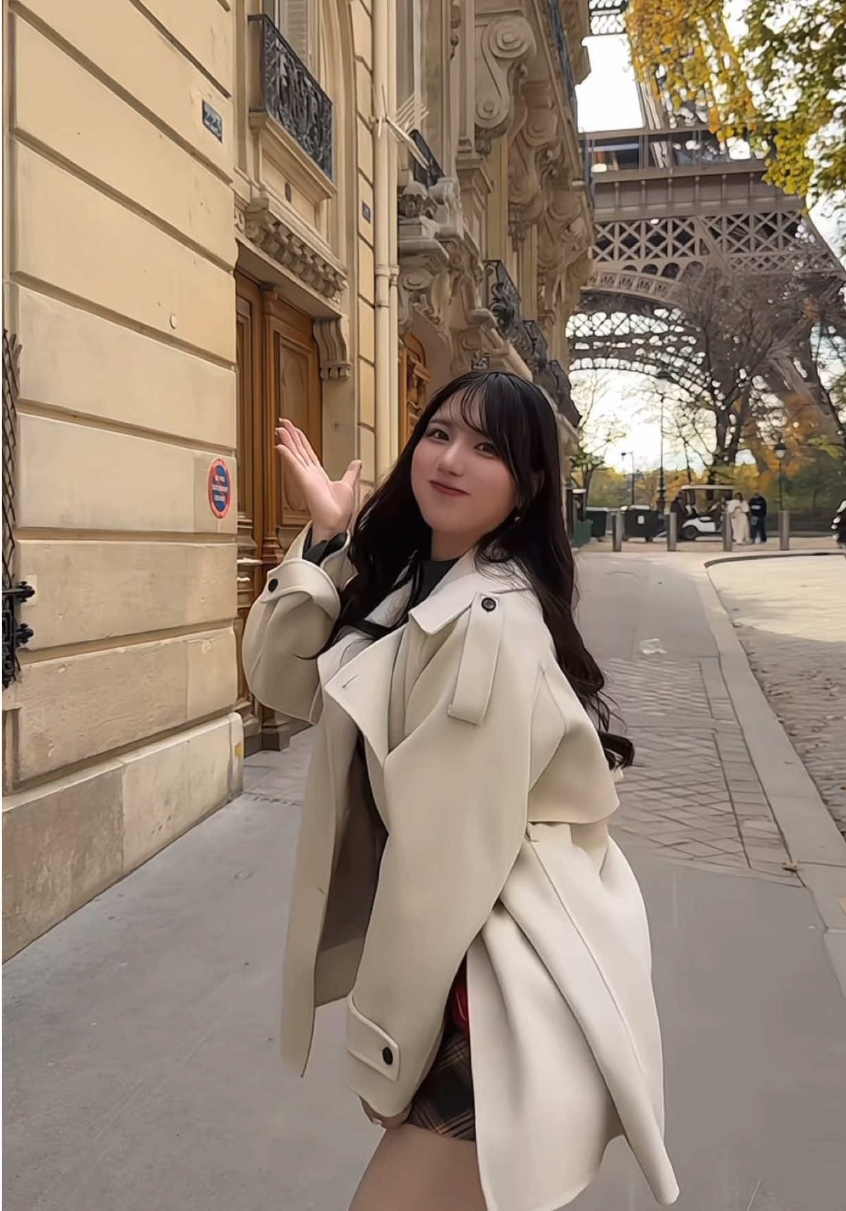 この日のエッフェル塔、昼間なのにキラキラしてて可愛かった😇🤞🏻✨ なんで光ってたんやろ