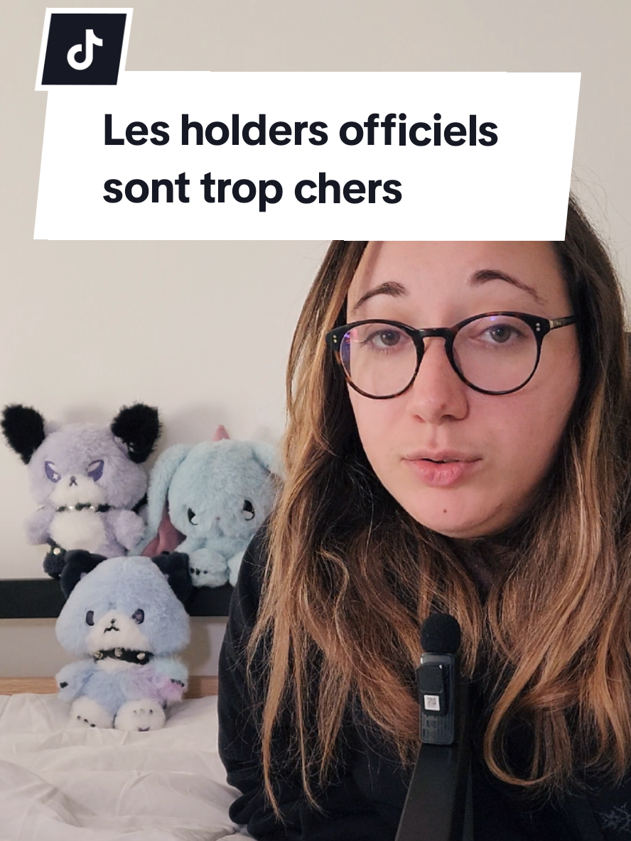 Les photocard holders officiels sont bien trop chers, surtout en France... Pourtant c'est cool d'en avoir, non ? C'est pour ça que je vais lancer une boutique en ligne d'accessoires K-pop ! Alors abonne-toi pour ne rien rater sur les futurs holders, fait par une fan, pour les fans comme toi, à moindre prix ! #kpopfan #photocard #photocardholder #kpop #kutefelts